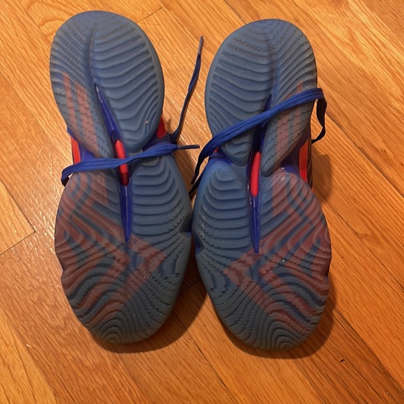 Adidas D.O.N big boys size 4 red and blue sneakers - Picture 3 of 4